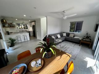 Berrara Brand New Beach House - Berrara - 1