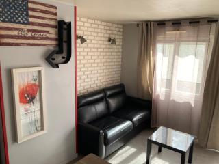 Cosy apartment Disneyland Paris en face de la gare RER val d'Europe - 6