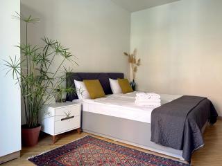 Your Charming Home, Steps to Republic Square - Erevan - 8