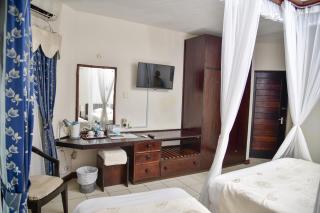 North Coast Beach Hotel - 1