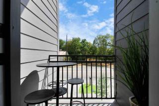 Mini Golf - With Hot Tub- Mins to Downtown Nightlife - 6