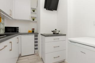 Rondo Wiatraczna Apartment with Parking by Noclegi Renters - Varsavia - 6