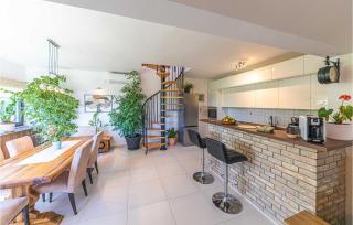 Cozy Apartment In Kastel Novi - Kastel Novi - 6
