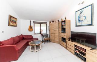 Cozy Apartment In Kastel Novi - Kastel Novi - 7