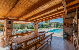 Awesome Home In Glavina Donja - Donja Glavina - 2