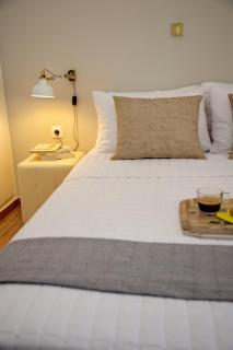 Aroura Homes 2BR Central Balcony Apt Metro - Atene - 6