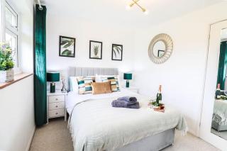 Large 3 Bed - Free Parking - Long Stay Discount - 4