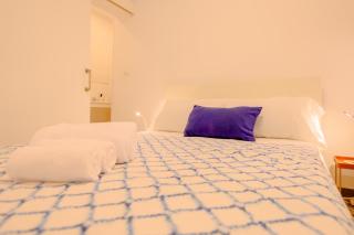 For You Rentals Encantadora vivienda de dos dormitorios en el Centro de Madrid Temporal RLT10 - 4