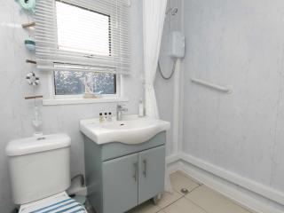 Pass the Keys Comfortable 2 Bed Riverside Chalet near Snowdonia - Caernarfon - 5