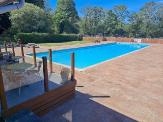 Pass the Keys Comfortable 2 Bed Riverside Chalet near Snowdonia - Caernarfon - 1