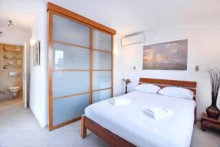 Getaway in Greece by HolyGuest - Tel Aviv - 1