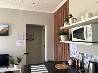 Serenity self-catering 2-bed unit - Hermanus - 3