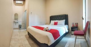 RedDoorz Syariah near Lippo Plaza Sidoarjo - Sidoarjo - 7