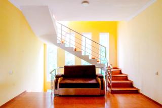 Golden Fleece Hotel - 2