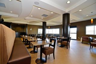 Best Western Premier Freeport Inn Calgary Airport - Calgary - 8