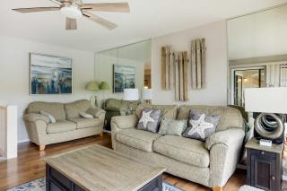 Community Pool Lakefront Osage Beach Condo! - Osage Beach - 7