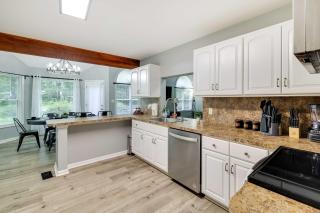 Spacious Scotrun Home with Game Room, Amenity Access - Scotrun - 2