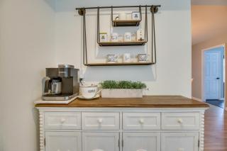 Luxury Maineville Villa with Private Pool and Deck - 1