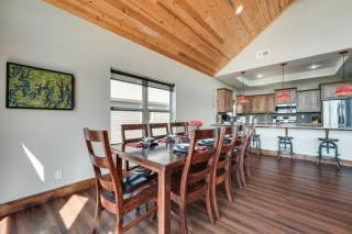 Luxe Table Rock Lake Vacation Rental with Hot Tub! - 5