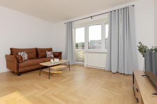Ursus Spacious Two-bedroom Apartment by Noclegi Renters - Varsavia - 9
