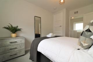 Signature - Caldercruix House - Caldercruix - 5