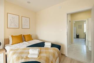 Central located 1BDR peaceful apt Fast Wi-fi - 1