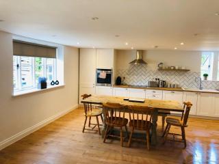 The Cottage - - 7