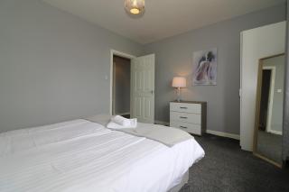 Signature - Carfin House - 2