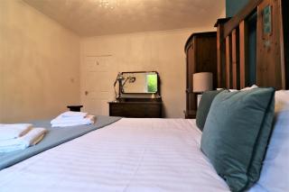 Signature - Bruce Terrace Lower - 5