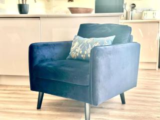 Clifford's Reach at Bluebridge Court with Free Parking - 1