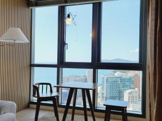 premium ocean view in HAEHUNDAE BONA TRAVEL - Busan - 8