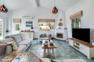 The Bridge Villa by Ezoria Villas - Coral Bay - 8