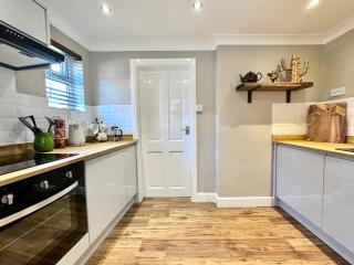 De Burgh Ground Floor Apartment with Free Parking - York - 1