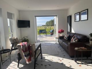 Magilligan - Cottage - Sleeps 6 - Parking - Garden - 2