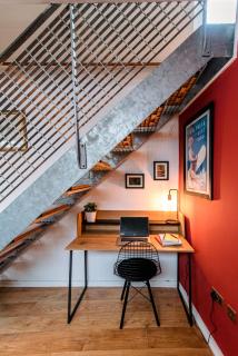 Unique, stylish and secluded home, with parking in the heart of historic York - York - 3