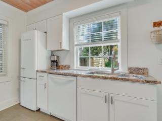 Coastal Cottage - Savannah - 2