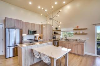 Newly Built, Modern Alton Cabin on 4 Acres! - 1