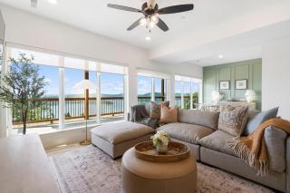 Panoramic Lake Views, Free Silver Dollar City Tickets, Stunning Decor - Kimberling City - 0