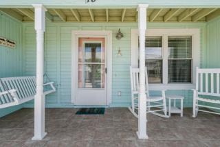NEW! Steps To White Sand Beaches! Pool & Grill! 2BR 2BA - Panama City Beach - 8