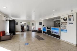 Motel 6-Bryan, TX - University Area - Bryan - 2