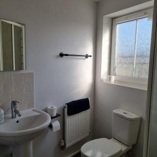 Sea Escape The Tardiis Beachfront location Aberavon beach Sea Views Driveway parking - Port Talbot - 3