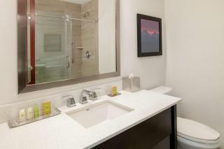 DoubleTree by Hilton Portland Tigard - 2