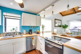 Downtown Kailua-Kona Condo with Pool and Views - Kailua-Kona - 2