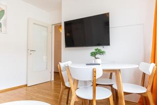 Chic 1BR and 1LR with Kingbed, 9 min to City Center via Metro - 7