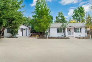 Entire 2 bedroom Pet Friendly Guest Cottage - Alpine - 0
