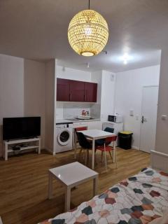 Appartement 20mn Paris Saint Lazare (4 personnes) - 1