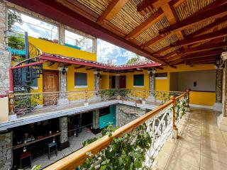 Oasis Hostel - Granada - 3