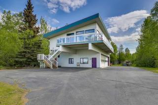 Spacious Family Home with Deck and Million-Dollar View - Anchorage - 8