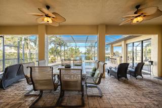 Fresh Water Canal, Kayaks, Heated Pool - Villa Windows on the Water - Roelens Vacations - Cape Coral - 6