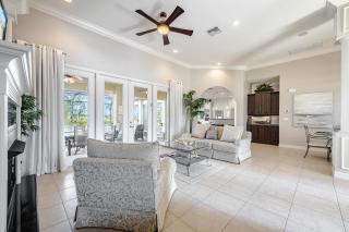 Fresh Water Canal, Kayaks, Heated Pool - Villa Windows on the Water - Roelens Vacations - Cape Coral - 1